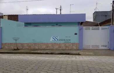 Imagem: A casa possui 3 Dormitórios, 1 Banheiro, 5 Vagas na garagem