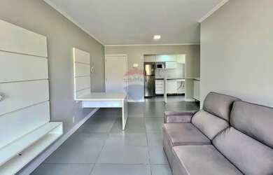 Imagem: O apartamento possui 3 Dormitórios, 1 Banheiro, 1 Vaga na garagem