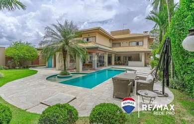 Imagem: A casa em condomínio possui 4 Dormitórios, 5 Banheiros, 4