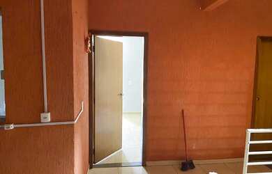 Imagem: A kitnet possui 1 Dormitório e 1 Banheiro e está localizado