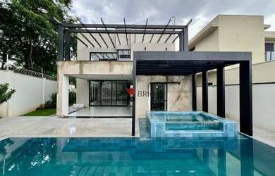 Imagem: A casa em condomínio possui 3 Dormitórios, 5 Banheiros, 4