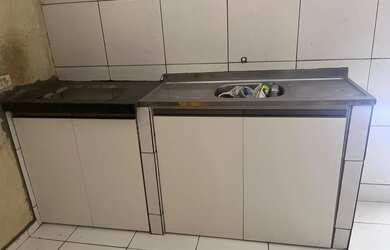 Imagem: A casa possui 2 Dormitórios, 1 Banheiro, 3 Vagas na garagem