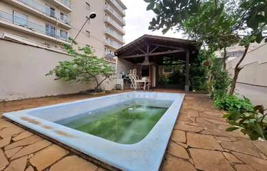 Imagem: A casa possui 3 Dormitórios, 5 Banheiros, 5 Vagas na garagem