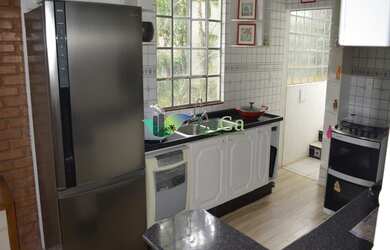 Imagem 3: Linda Casa Alto Penedo. 200m² de Área, 4 Vagas na garageme3 Dormitórios