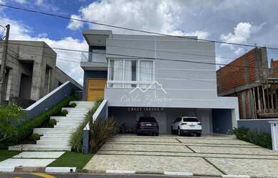 Imagem: A casa em condomínio possui 4 Dormitórios, 5 Banheiros, 4