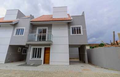 Imagem: A casa em condomínio possui 3 Dormitórios, 3 Banheiros, 2