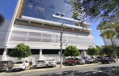 Imagem: O depósito possui 5 Vagas na garagem e 803m² de Área e está