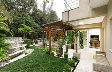 Imagem: A casa em condomínio possui 5 Dormitórios, 5 Banheiros, 5