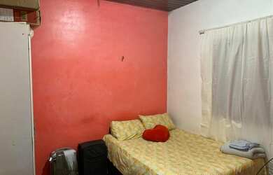 Imagem: A casa possui 2 Dormitórios, 1 Banheiro, 1 Vaga na garagem