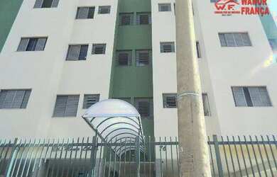 Imagem: O apartamento possui 3 Dormitórios, 1 Banheiro, 1 Vaga na garagem