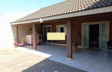 Imagem: A casa possui 3 Dormitórios e está localizado em Aldeia