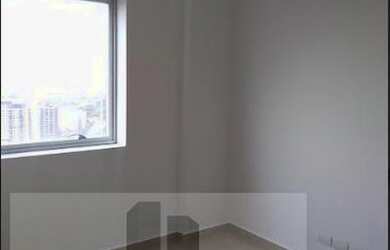 Imagem: O depósito para alugar possui 1 Vaga na garagem e 47m² de