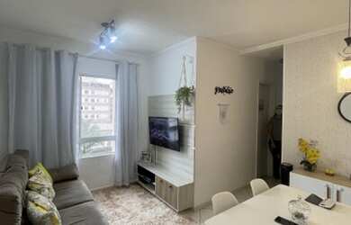 Imagem: O apartamento possui 2 Dormitórios, 1 Banheiro, 1 Vaga na garagem