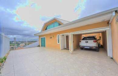 Imagem 1: Casa de 248 m² com 3 quartos no Bairro Guabirotuba