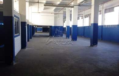 Imagem: O depósito possui 5 Vagas na garagem, 1.094m² de Área e