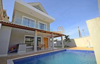 Imagem: A casa em condomínio possui 4 Dormitórios, 4 Banheiros, 2