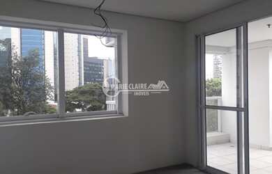 Imagem: O depósito para alugar possui 2 Vagas na garagem e 40m² de