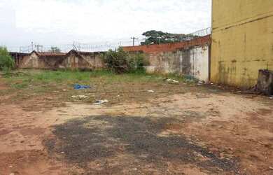 Imagem: O terreno possui 220m² de Área e está localizado em Centro