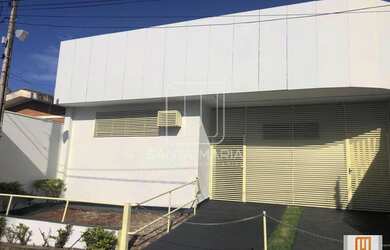 Imagem: O depósito possui 2 Vagas na garagem, 204m² de Área e está