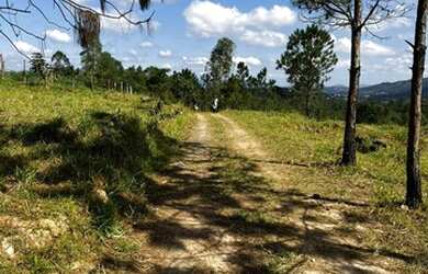 Imagem: O terreno possui 999m² de Área e está localizado em Centro