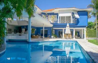 Imagem: A casa em condomínio possui 5 Dormitórios, 1 Banheiro, 5 Vagas