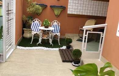 Imagem: A casa possui 3 Dormitórios, 2 Banheiros, 1 Vaga na garagem