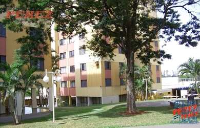 Imagem: O apartamento possui 3 Dormitórios, 1 Banheiro, 1 Vaga na garagem