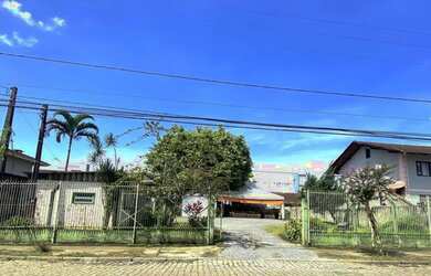 Imagem: O terreno possui 770m² de Área e está localizado em Anita