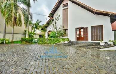 Imagem 3: Casa de Alto Padrão em Região nobre da cidade, em frente ao Bosque de Portugal