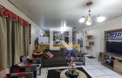 Imagem: A casa possui 3 Dormitórios, 4 Banheiros e 180m² de Área