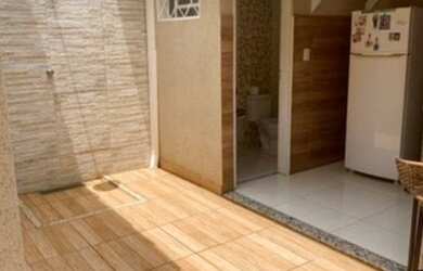 Imagem: A casa possui 2 Dormitórios, 1 Banheiro, 1 Vaga na garagem