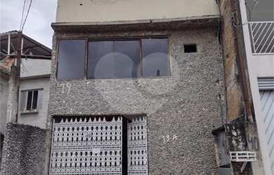 Imagem: A casa possui 4 Dormitórios, 4 Banheiros, 3 Vagas na garagem