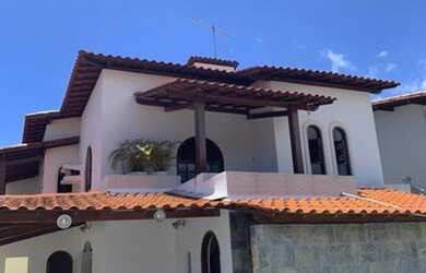 Imagem: A casa possui 5 Dormitórios, 5 Banheiros, 3 Vagas na garagem