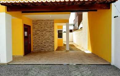 Imagem: A casa possui 4 Dormitórios, 3 Banheiros, 2 Vagas na garagem