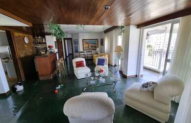 Imagem: O apartamento possui 4 Dormitórios, 3 Banheiros, 2 Vagas na