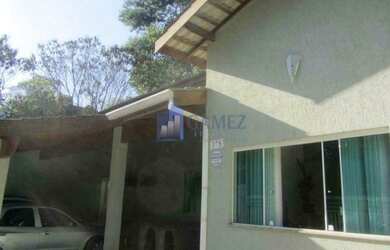 Imagem: A casa possui 5 Dormitórios, 5 Banheiros, 2 Vagas na garagem