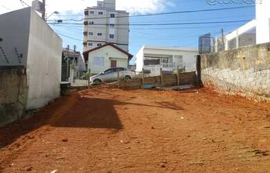 Imagem: O terreno possui 348m² de Área e está localizado em Capoeiras