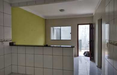 Imagem: A casa em condomínio possui 2 Dormitórios, 1 Banheiro, 1 Vaga