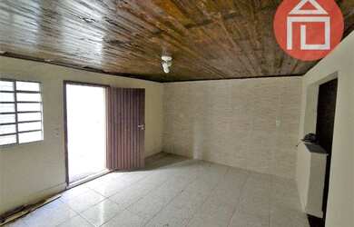 Imagem: A casa possui 1 Dormitório, 1 Banheiro, 50m² de Área e está