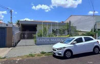 Imagem: O depósito possui 2 Vagas na garagem, 180m² de Área e está