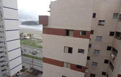 Imagem: O apartamento possui 3 Dormitórios, 1 Banheiro, 1 Vaga na garagem