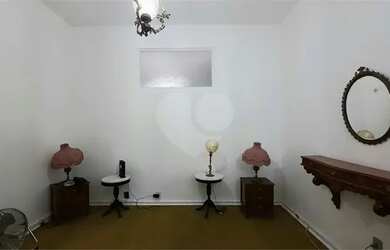 Imagem 7: Oportunidade Excepcional no Coração de Copa! Há uma quadra da praia..