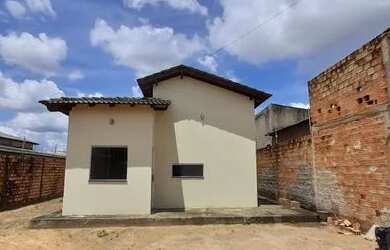 Imagem: A casa possui 1 Dormitório, 1 Banheiro e está localizado