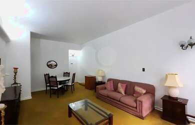 Imagem 2: Oportunidade Excepcional no Coração de Copa! Há uma quadra da praia..