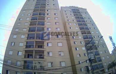 Imagem: O apartamento possui 3 Dormitórios, 1 Banheiro, 2 Vagas na