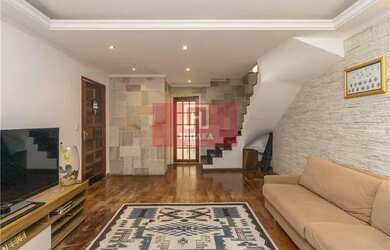 Imagem: A casa possui 4 Dormitórios, 4 Banheiros, 3 Vagas na garagem