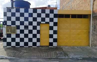 Imagem: A casa possui 2 Dormitórios, 2 Banheiros, 1 Vaga na garagem