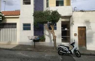 Imagem: O apartamento possui 2 Dormitórios e 1 Banheiro e está localizado