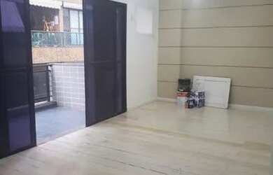 Imagem: O apartamento possui 3 Dormitórios, 1 Banheiro, 2 Vagas na