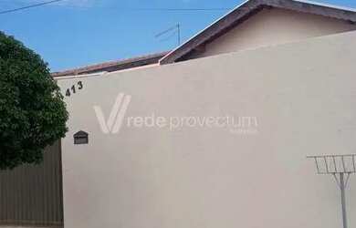 Imagem: A casa possui 3 Dormitórios, 1 Banheiro, 2 Vagas na garagem